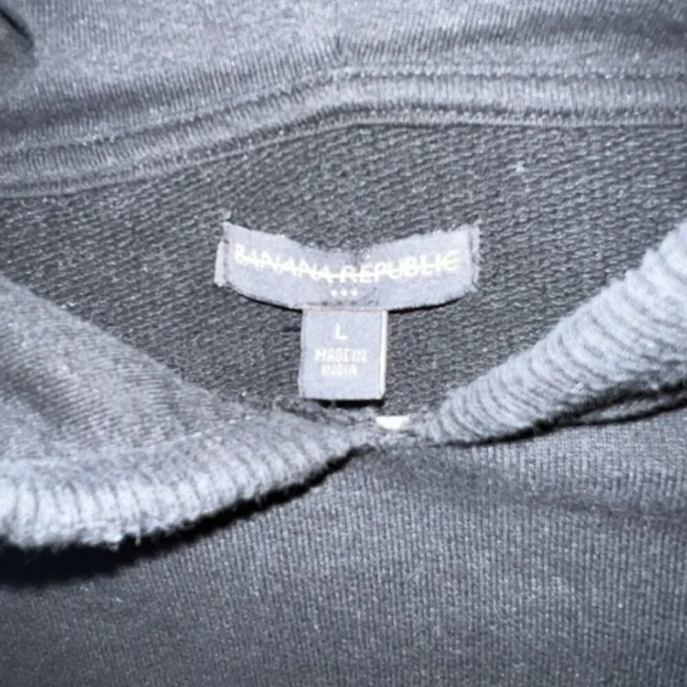 Banana Republic Garment Dye Logo Hoodie.‎ Retro look ribbed cuffs and hems Large